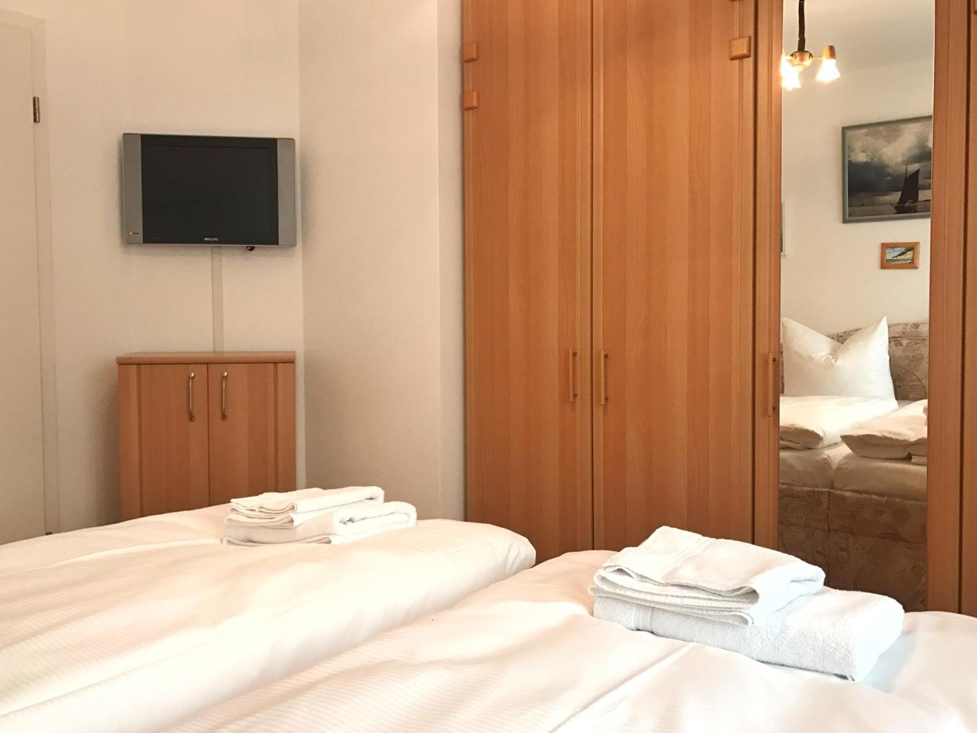 Meerblickvilla Prinz Heinrich - Ferienwohnung 4 Sassnitz Ngoại thất bức ảnh